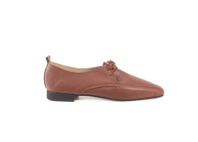 Pointed brogue - tan leather