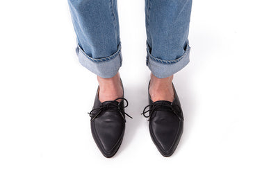 Pointed brogue - black leather